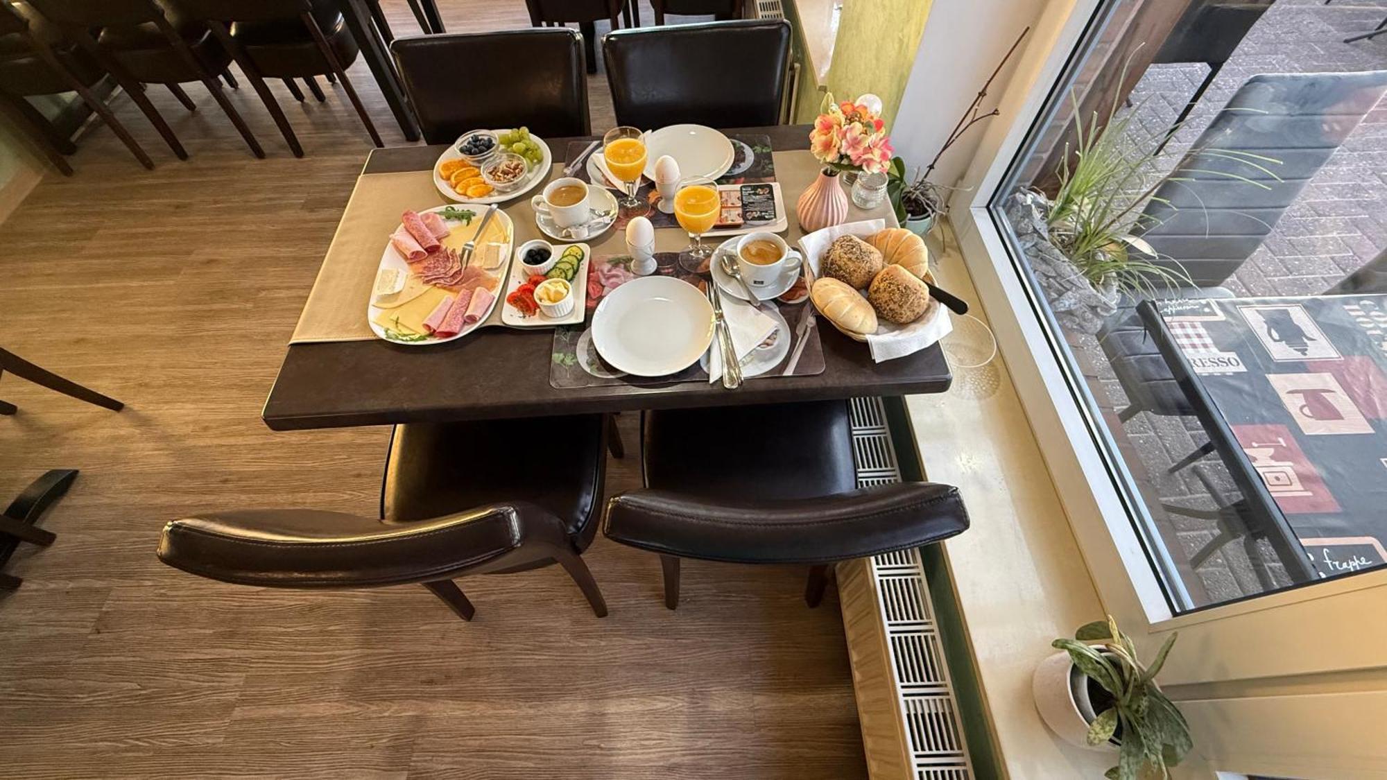 Pension Restaurant Pizzeria Lion Krummhörn 외부 사진